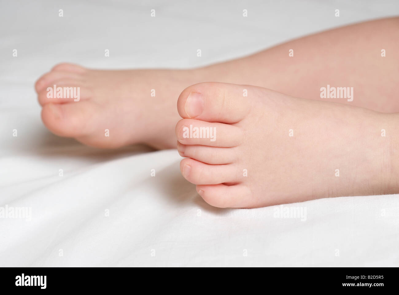 Baby (6-12 Monate), Großaufnahme der Füße Stockfoto