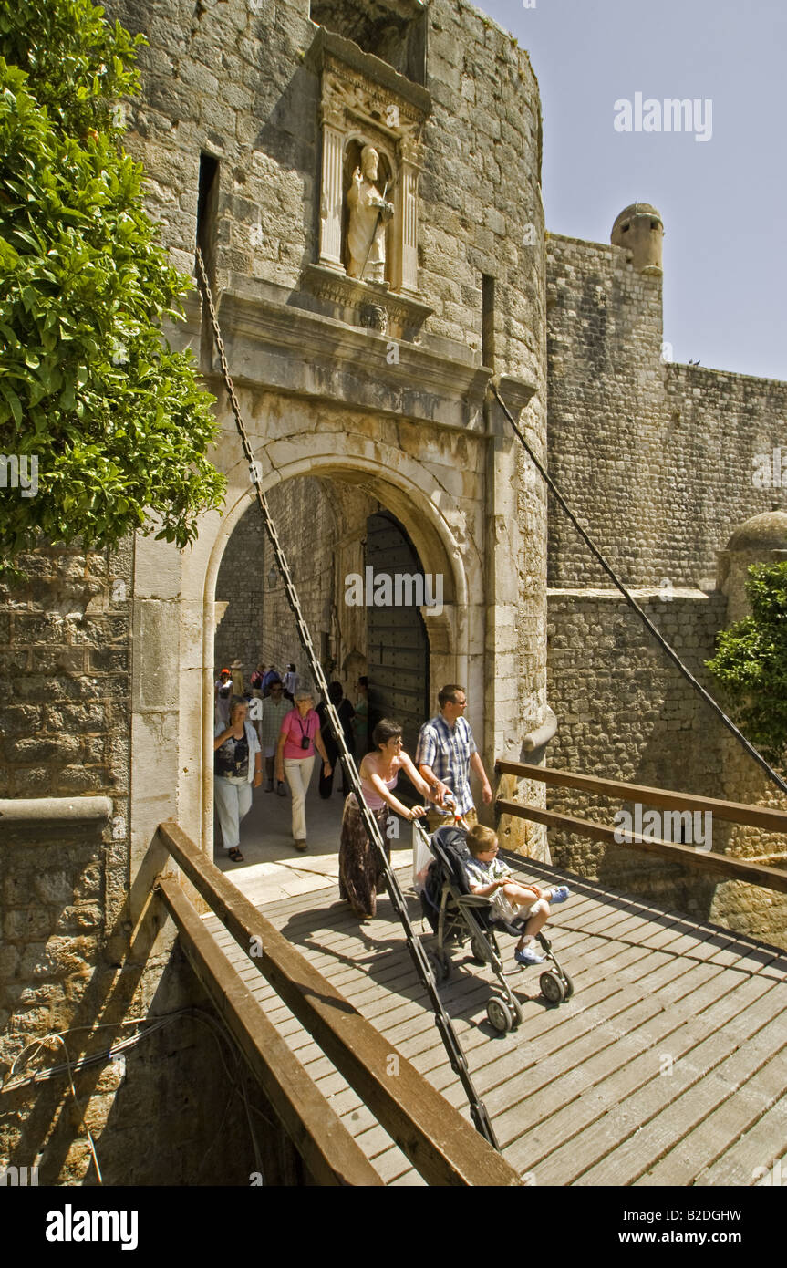Pile Tor in Dubrovnik Altstadt, historische Stadtmauer an Adria Stockfoto