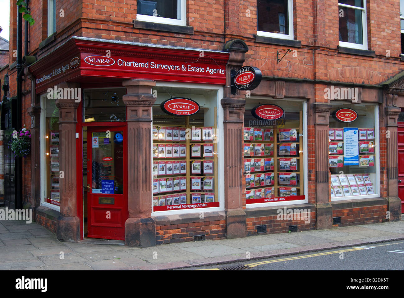 Murray Immobilienmakler Fenster, Market Street, Oakham, Rutland, England, Vereinigtes Königreich Stockfoto