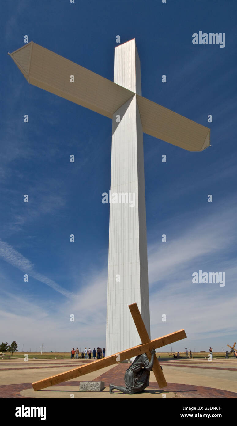 Texas alte historische Route 66 Bräutigam das Kreuz unseres Herrn Jesus Christus 190 ft hoch 110 ft breit Stockfoto