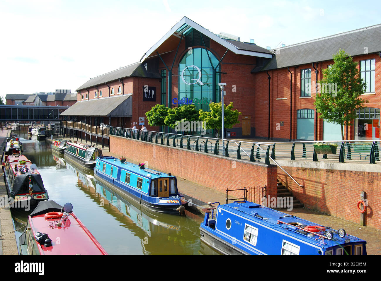 Schloss Quay Shopping Centre und Oxford Canal, Banbury, Oxfordshire, England, Vereinigtes Königreich Stockfoto