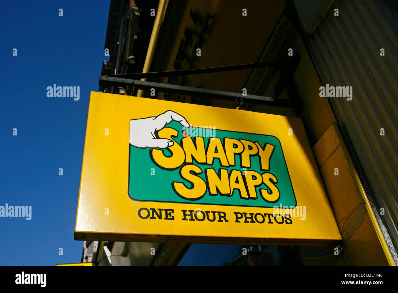 Snappy Snaps Ladenschild England United Kingdom Stockfoto