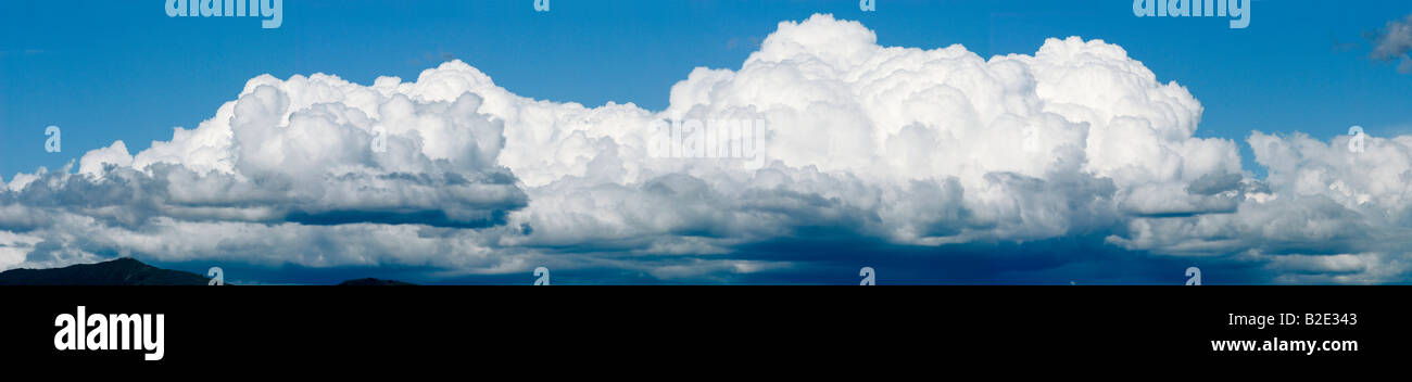 Frankreich Alpes de Haute Provence in der Nähe von Puimichel Cumulus-Wolken Stockfoto