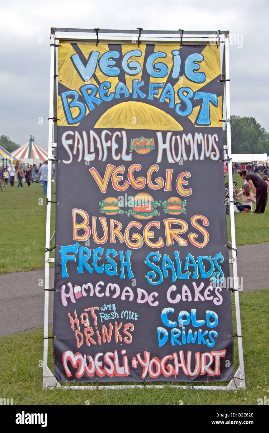 Veggie-Frühstückscafé Schild am Camden Green Fair London UK Stockfoto