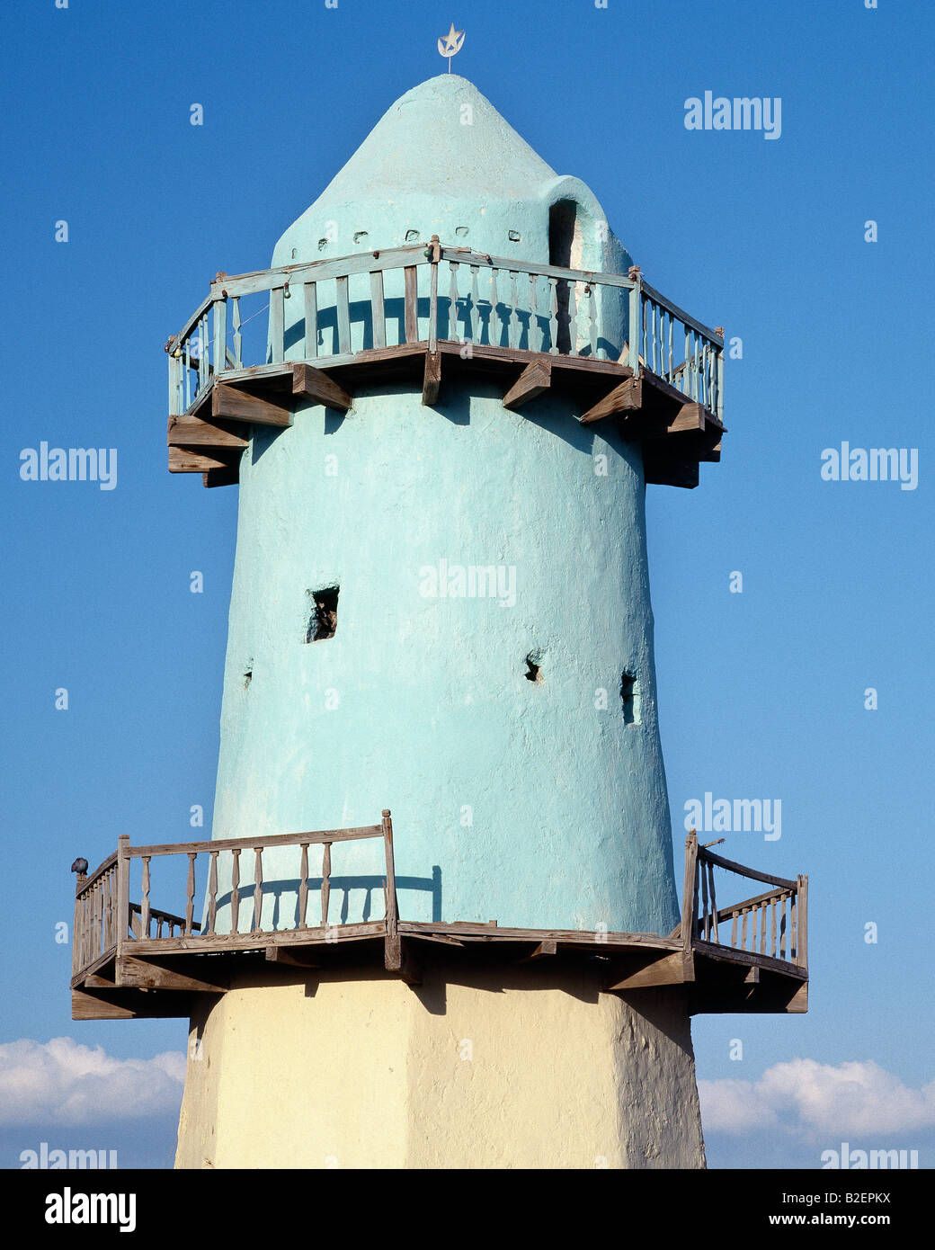 Das Minarett der alten Moschee am Aysaita, einem heißen, staubigen Stadt, ist das Verwaltungszentrum der Afar-Nomaden. Stockfoto