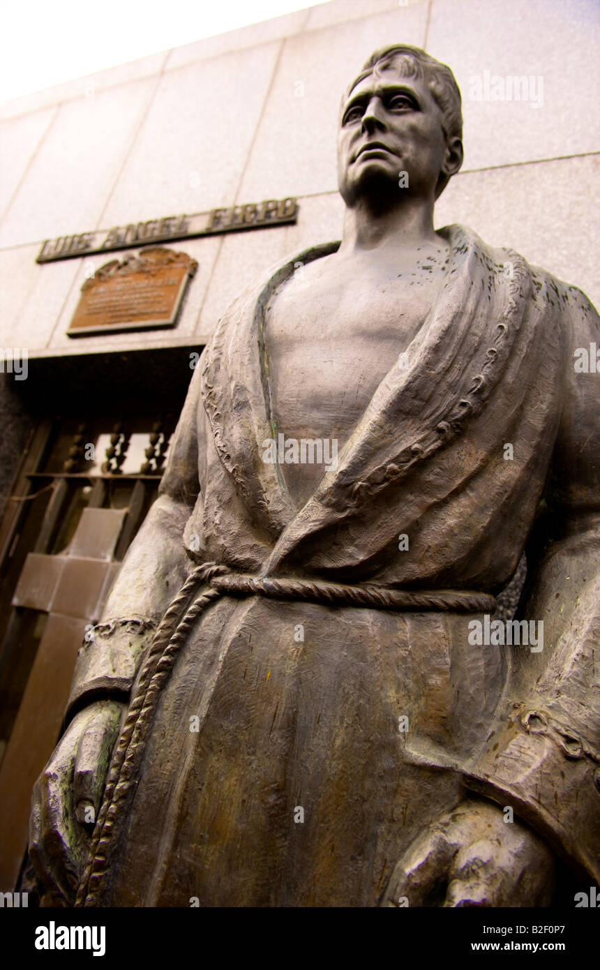 Luis Angel Firpo Statue am Friedhof von Recoleta, Buenos Aires, Argentinien Stockfoto