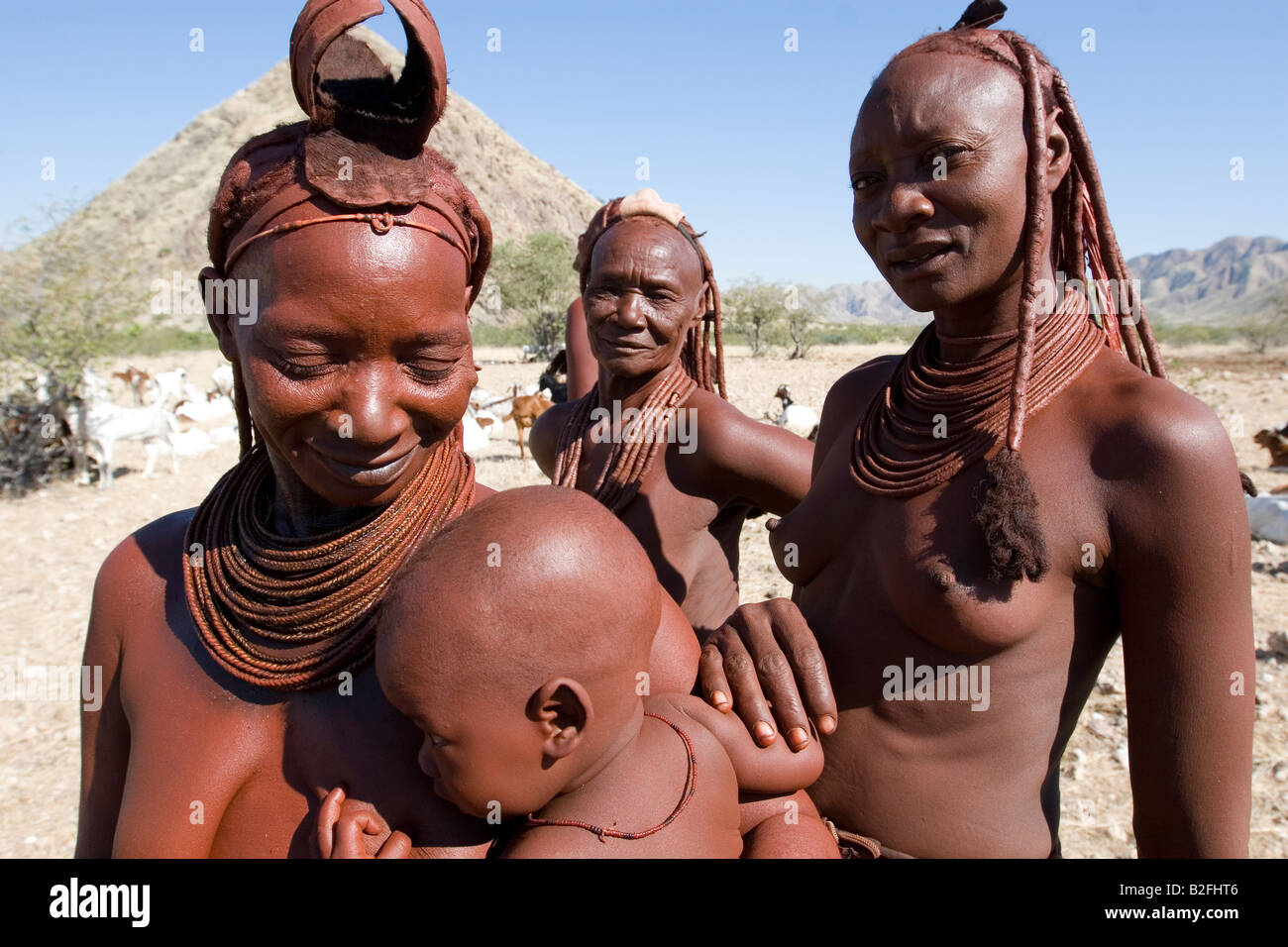 Porträt der Himba-Frauen und Kinder Stockfoto