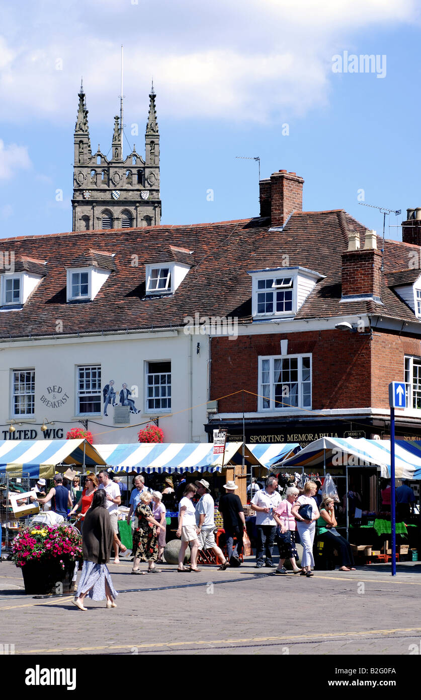 Marktplatz am Markttag, Warwick, Warwickshire, England, UK Stockfoto