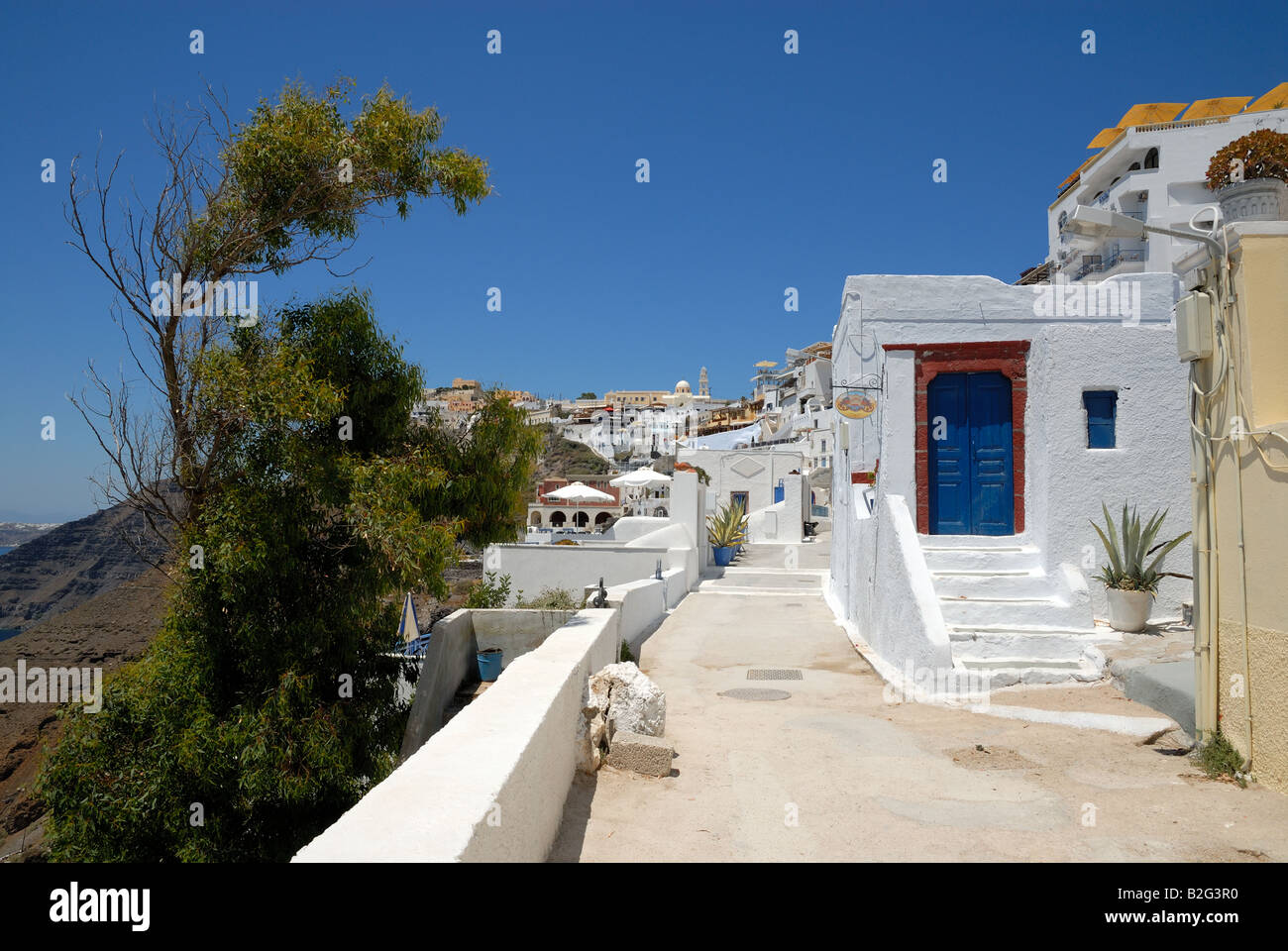 Straße in der Stadt Thira, Santorini Griechenland Stockfoto