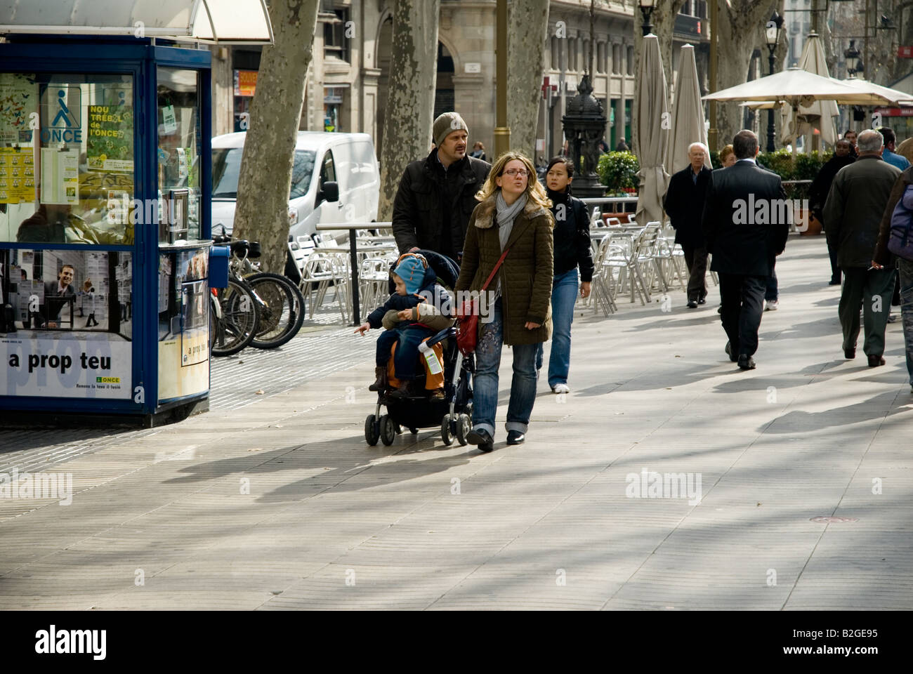 Las Ramblas Passanten Barcelona Spanien Stockfoto