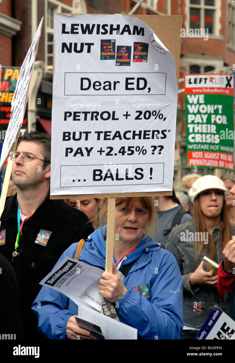 Lehrer streiken & Demonstration über faire Bezahlung März durch die Londoner April 2008. Stockfoto