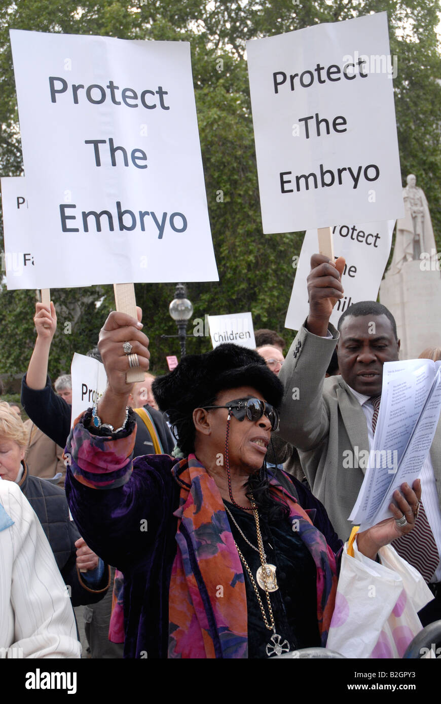 Anti-Abtreibung Group bei außerhalb des Parlaments Juni 2008 kämpfen um gesetzlich Altersgrenze zu senken. Stockfoto