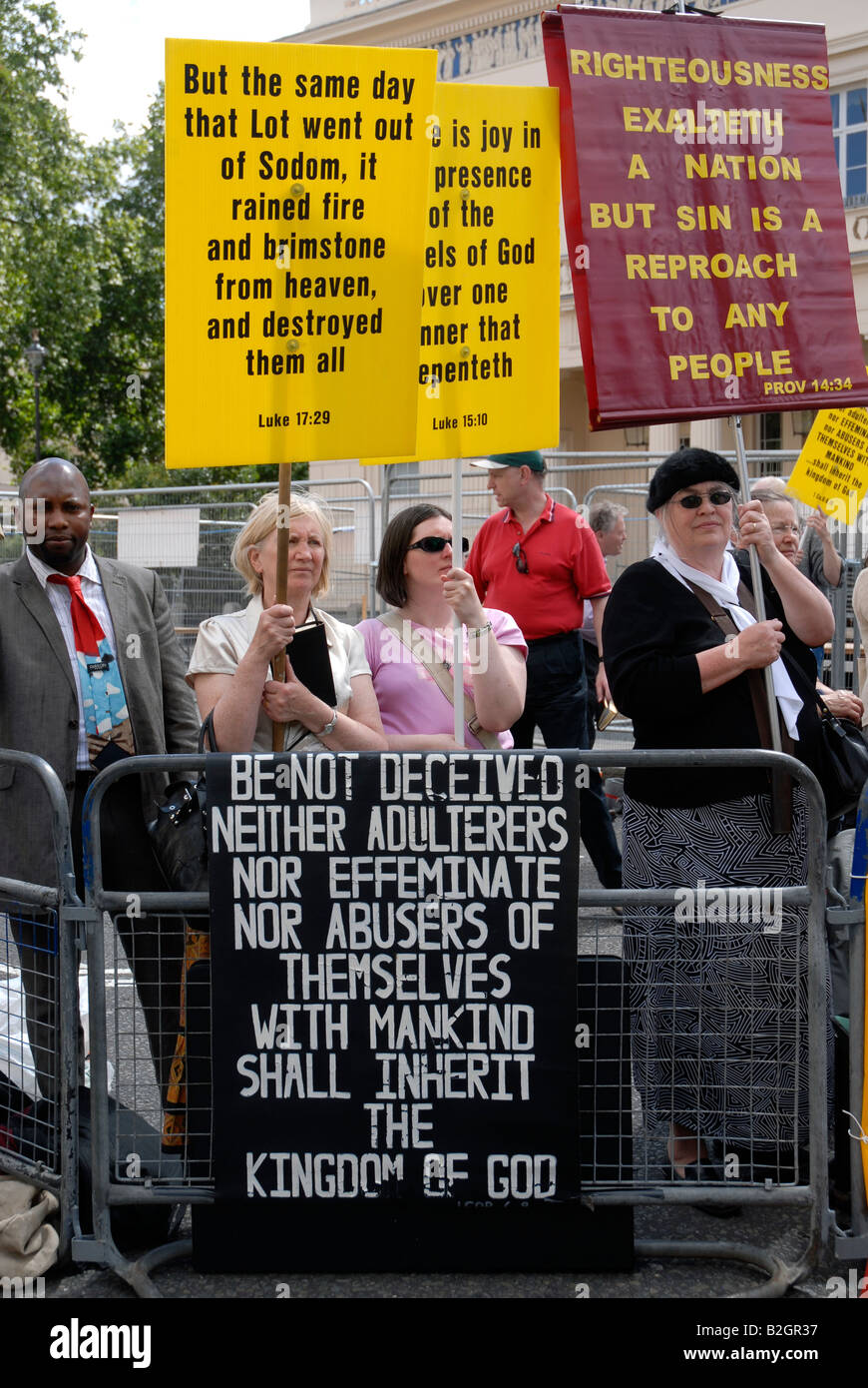 Religiöse Gruppe protestiert bei Gay-Pride-März-London Stockfoto