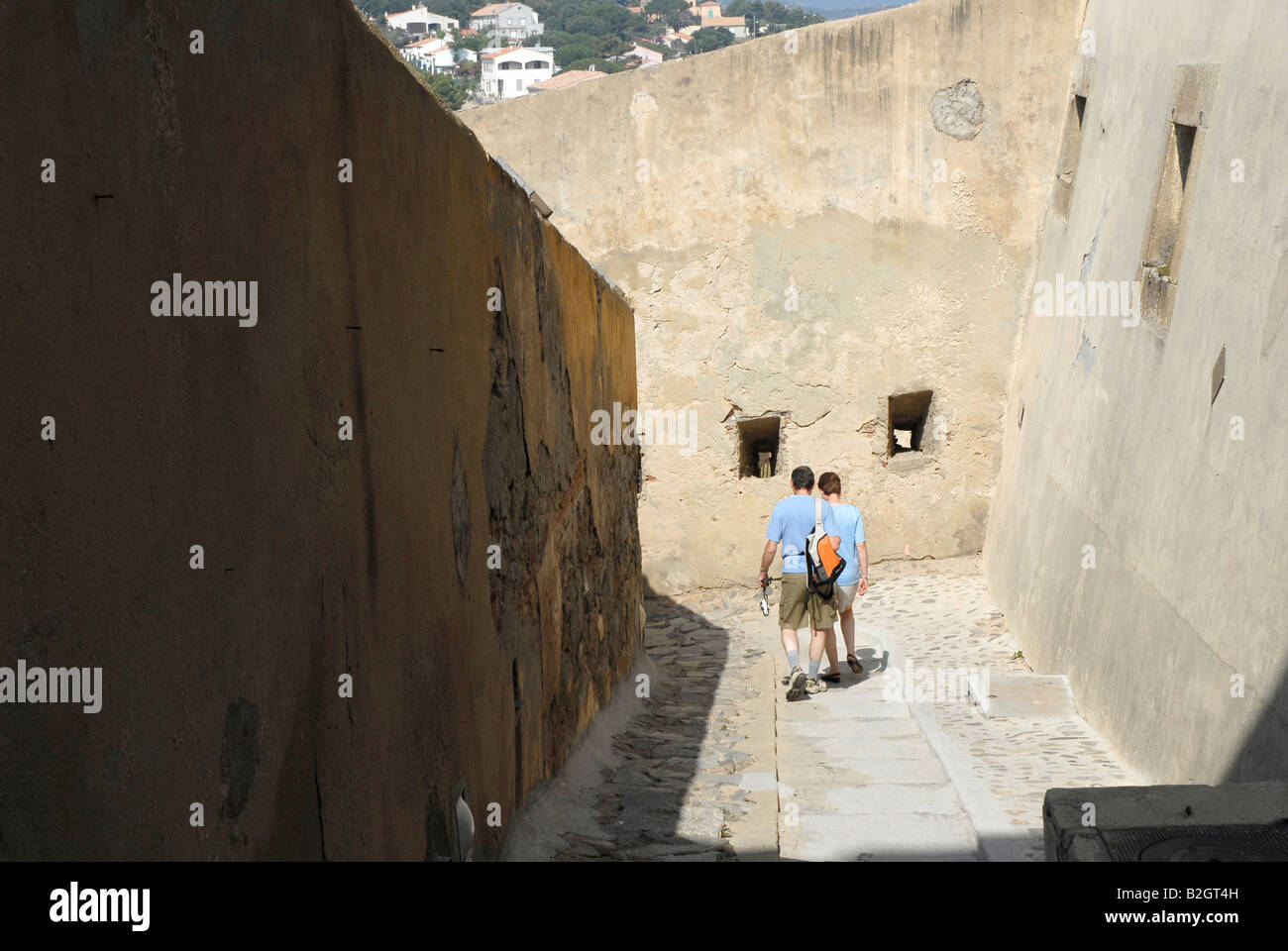 Besucher erkunden die Zitadelle in Calvi im Norden Korsikas Stockfoto
