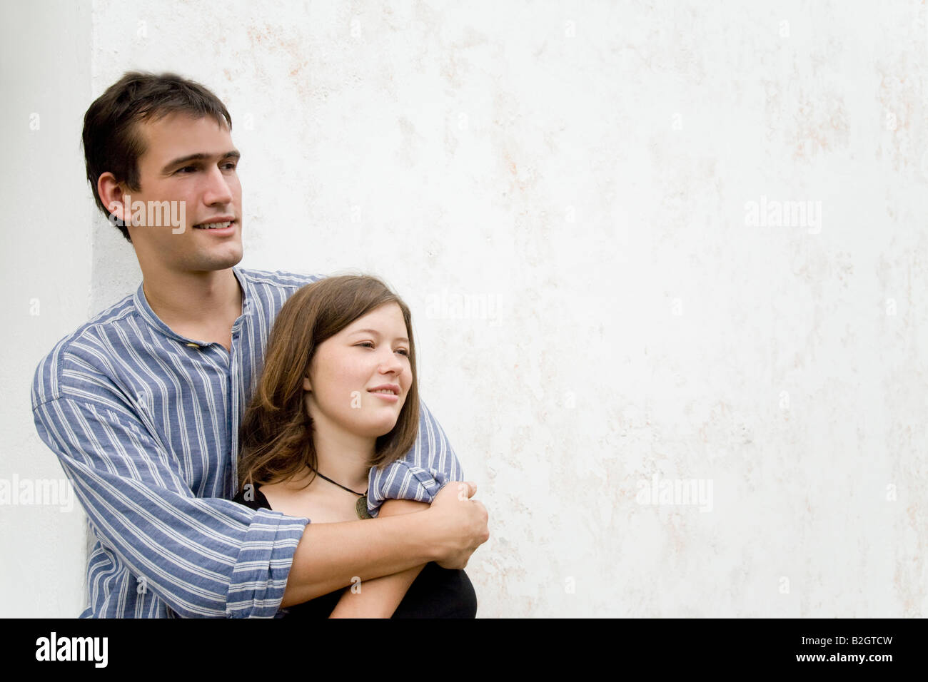 streichelnden liebenden paar paar Mann Frau harmonisch in Liebe zusammen zu umarmen Stockfoto