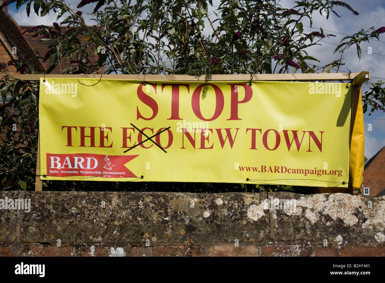 Protest Zeichen langes Marston Standort des geplanten Ecotown Warwickshire UK Stockfoto