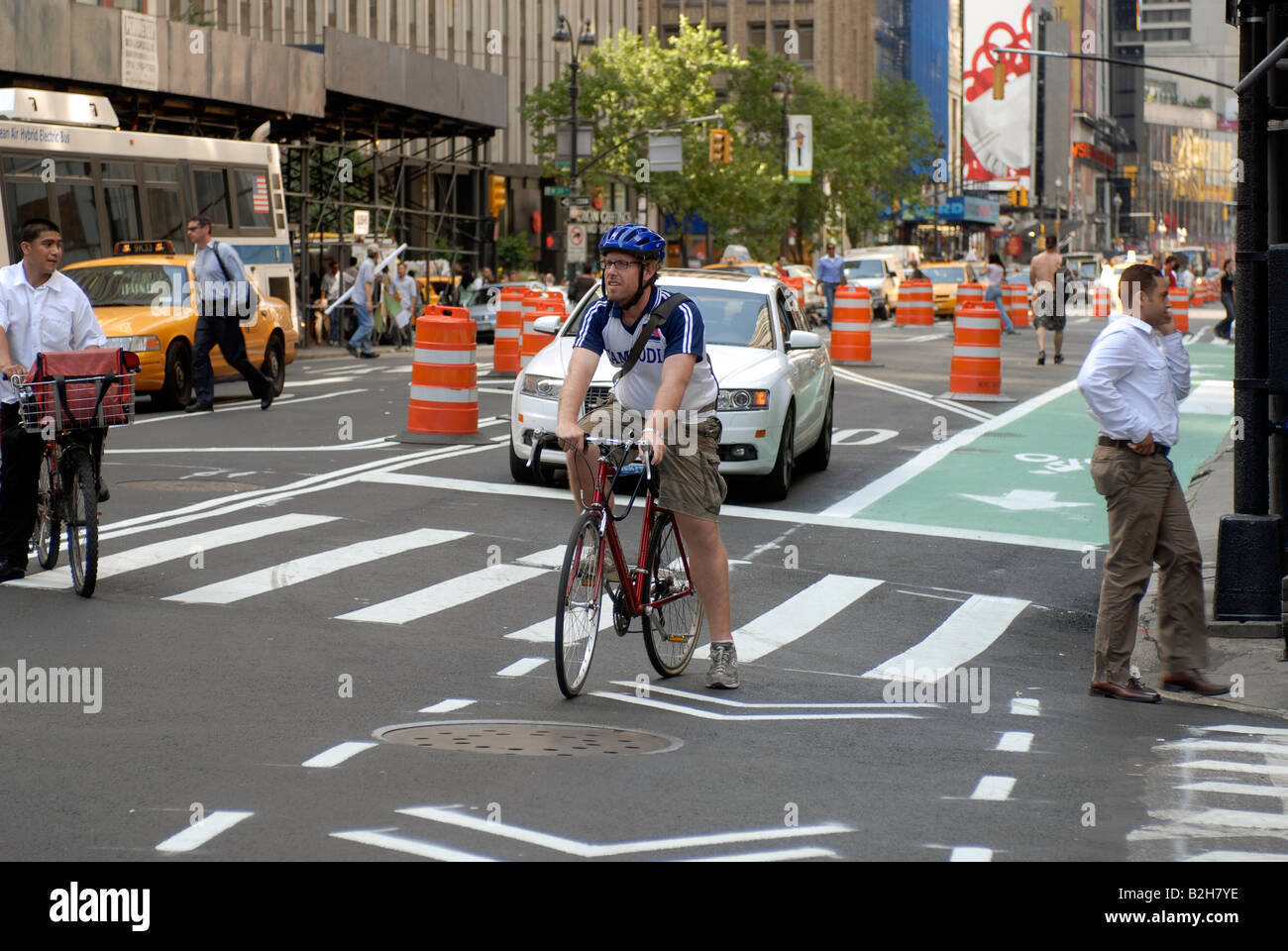 Broadway at West 38th Street in das Garment District in New York Stockfoto