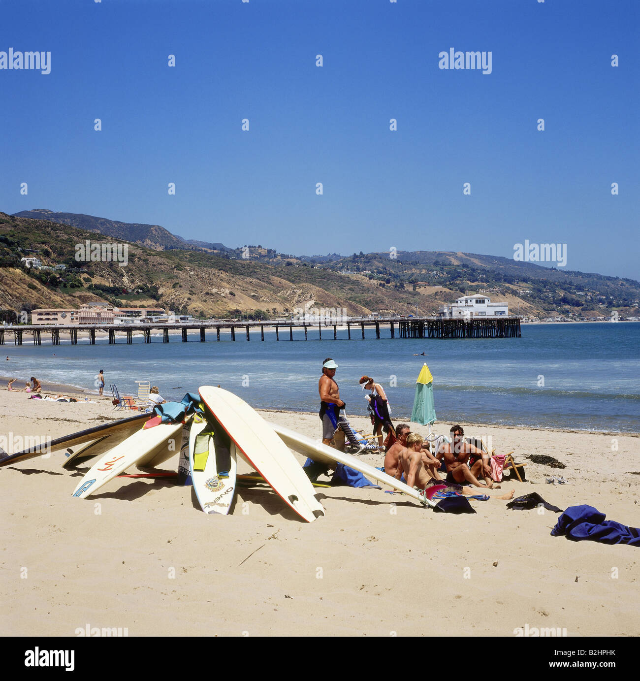 Geografie/Reisen, USA, Kalifornien, Los Angeles, Malibu, Strandszene, Strand, Urlaub, Urlaub, Urlaub, Surfer, Surfbrett, Stockfoto