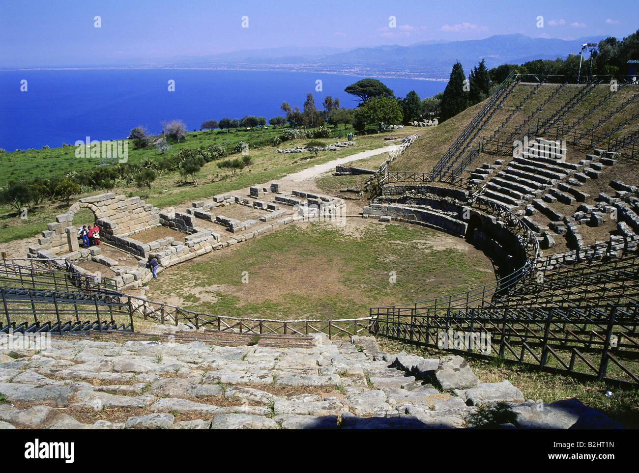 Geographie / Reisen, Italien, Sizilien, Tindari (Tyndaris), griechische Kolonie von 396 v. Chr. zerstört 836 n. Chr. griechische Theater, 3. Jahrhundert v. Chr. Stockfoto