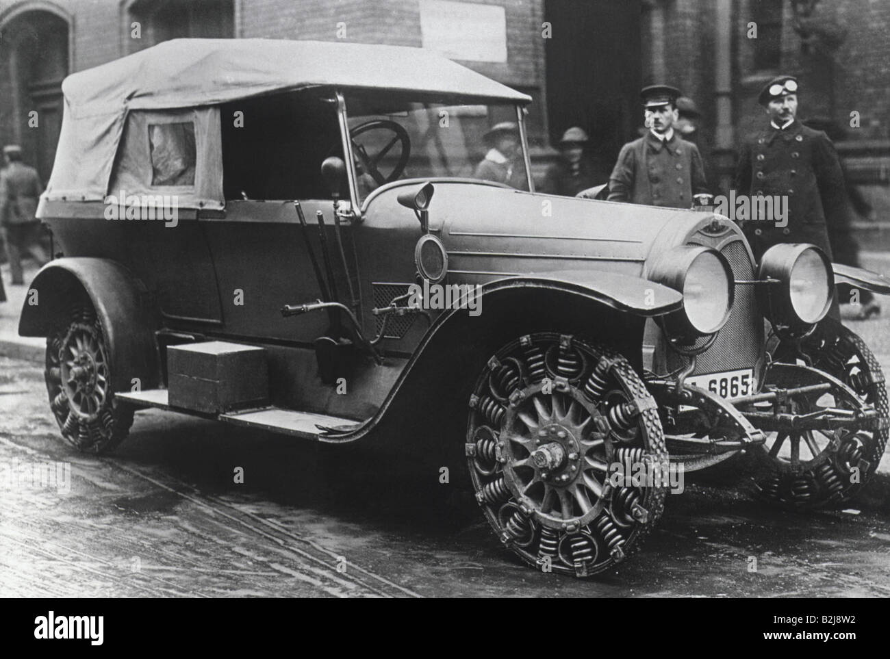Transport/Transport, Autos, Auto mit Metallreifen, Deutschland, ca. 1920, Stockfoto