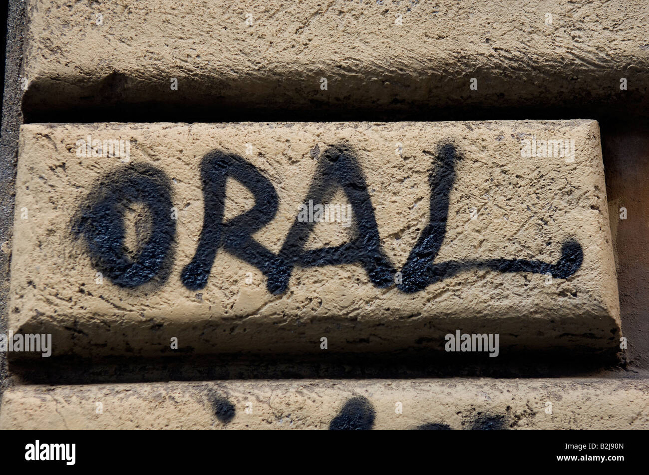 Graffiti des Wortes erschossen Oral in Sizilien Italien Stockfoto