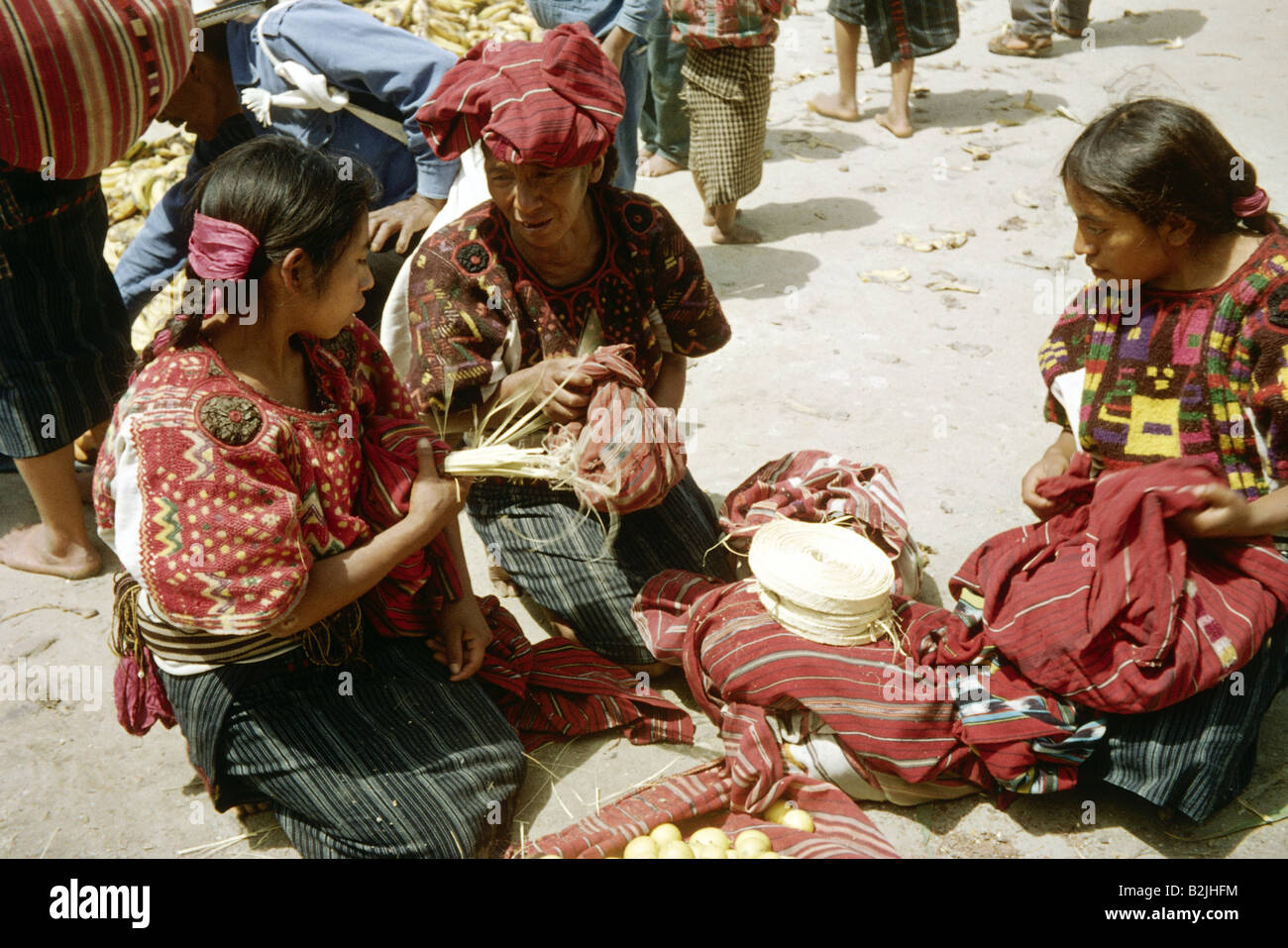 Geografie/Reisen, Guatemala, Menschen, Frauen, einheimische Menschen auf dem Markt, Chichicastenango, 1964, Stockfoto