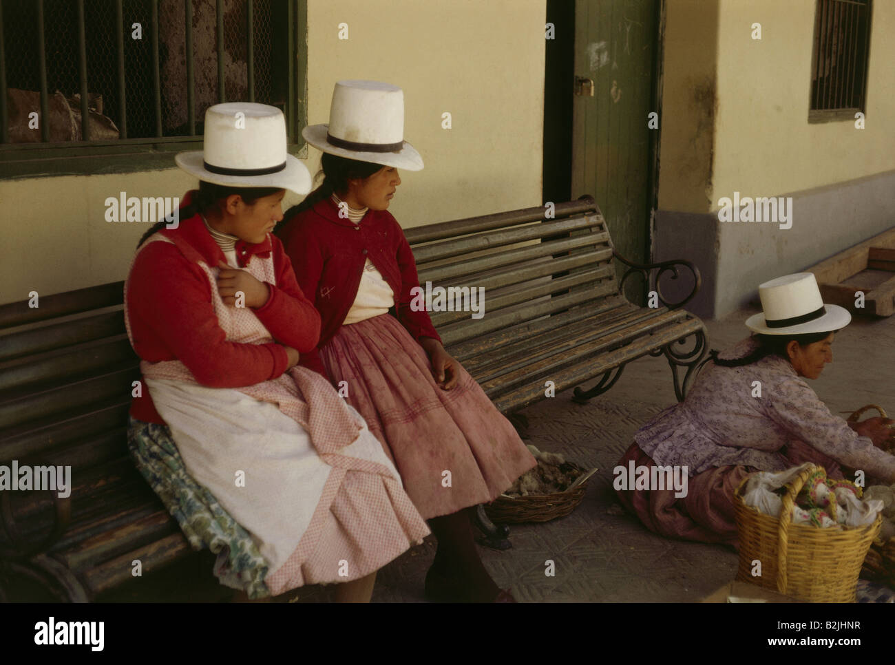 Geographie/Reisen, Peru, Menschen, Frauen, einheimische Frauen am Bahnhof von Sicuani, 1964, Stockfoto