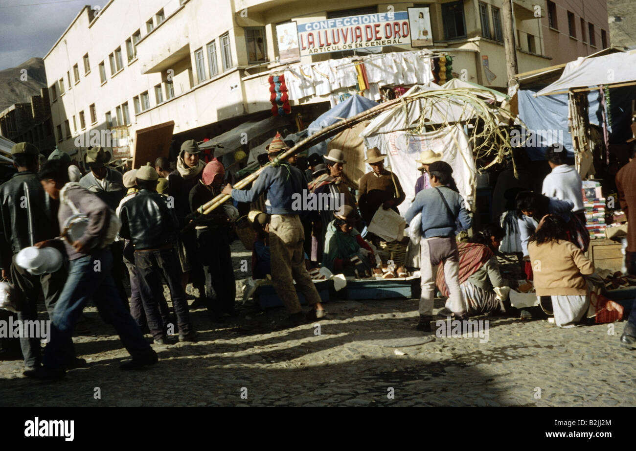 Geographie/Reisen, Bolivien, La Paz, Straßenszenen, einheimische Menschen auf dem Markt, 1964, Stockfoto