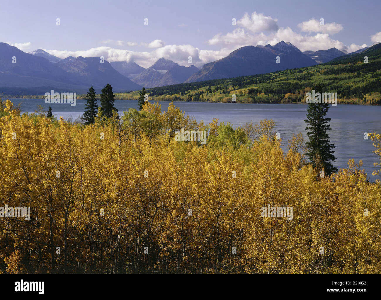 Geographie/Reisen, USA, Washington, Landschaften, Glacier National Park, St. Mary Lake, Red Eagle Mountain, Additional-Rights - Clearance-Info - Not-Available Stockfoto