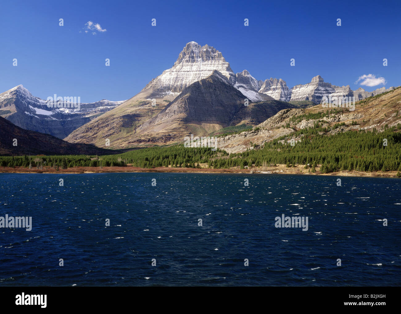 Geographie/Reisen, USA, Montana, Landschaften, Glacier National Park, swiftcurrent Lake, Mount Wilbur und Pinnacle Wand, Additional-Rights - Clearance-Info - Not-Available Stockfoto