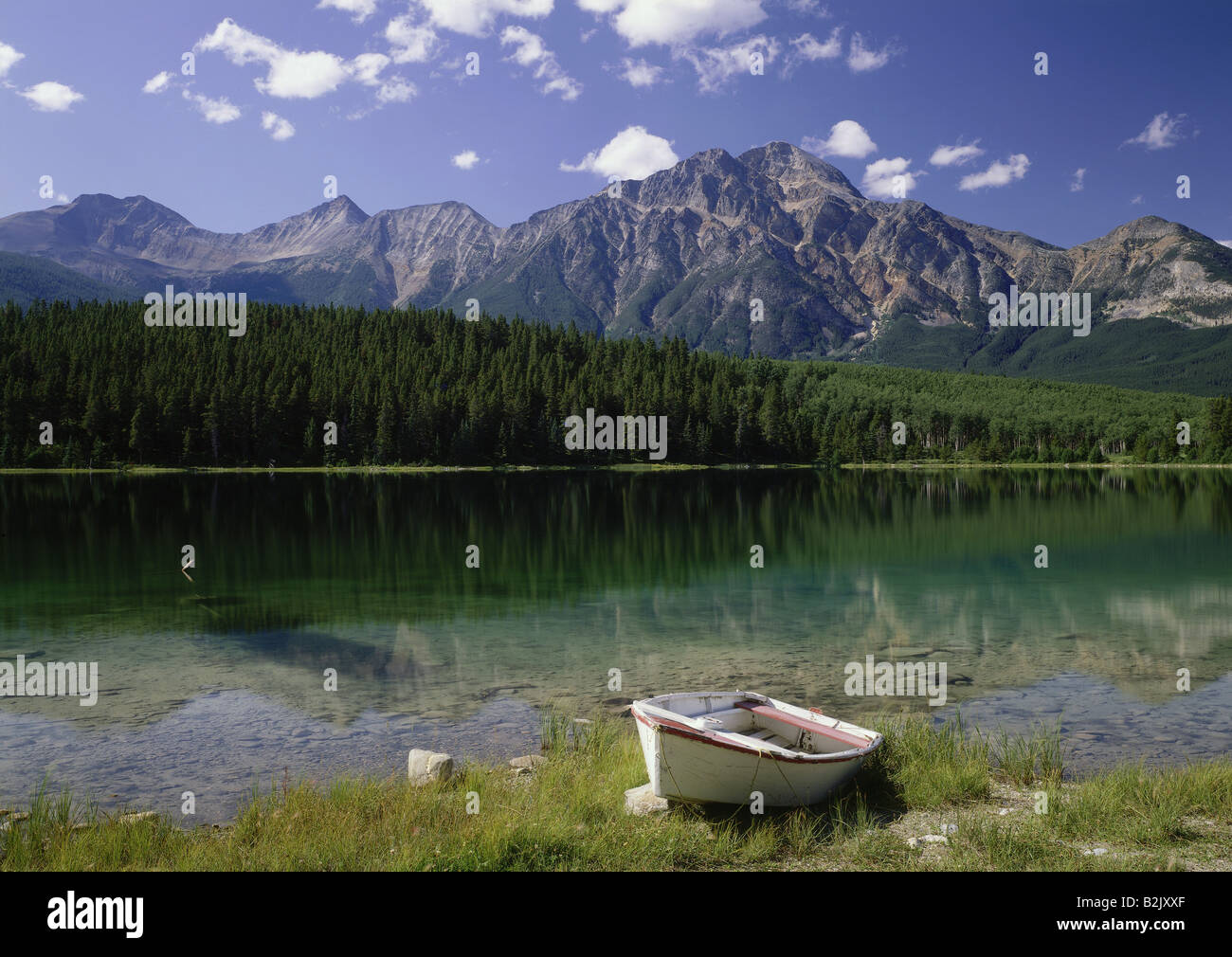 Geographie/Reisen, Kanada, Alberta, Landschaften, Jasper National Park, Pyramid Mountain, Patricia Lake, Additional-Rights - Clearance-Info - Not-Available Stockfoto