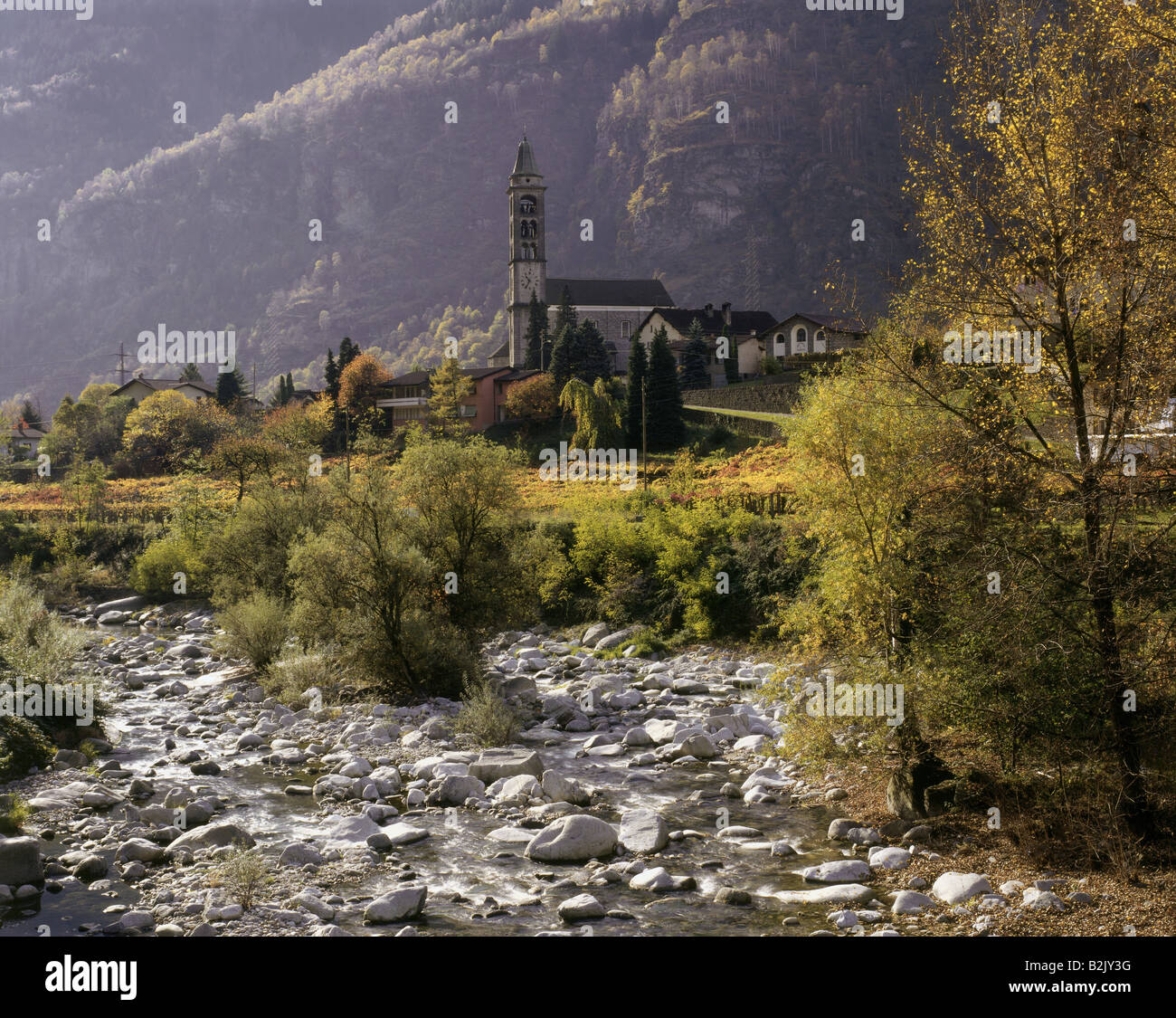 Geographie/Reisen, Schweiz, Tessin Giornico, Kirchen, San Michele, im 12. Jahrhundert erbaut, Additional-Rights - Clearance-Info - Not-Available Stockfoto