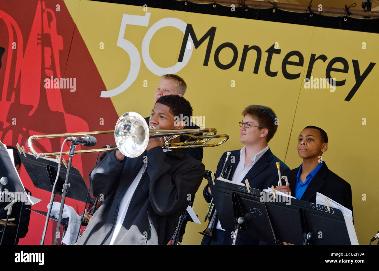 NÄCHSTEN GENERATION JAZZ ORCHESTRA Preforms Kinder tagsüber bei der 50. jährliche MONTEREY JAZZ FESTIVAL MONTEREY CALIFORNIA Stockfoto