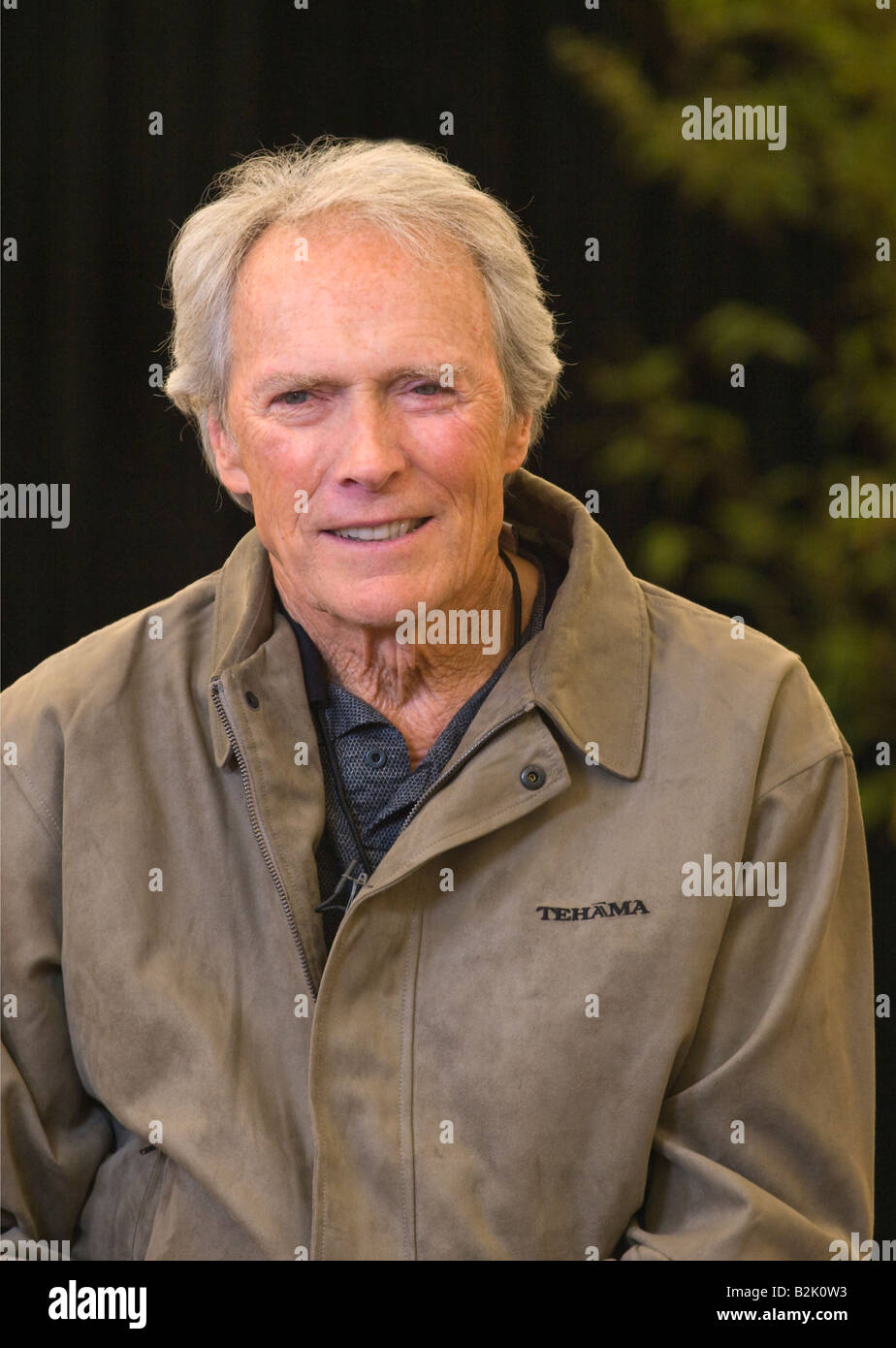 CLINT EASTWOOD ist als Vorstandsmitglied beim 50. Jubiläum MONTEREY JAZZ FESTIVAL MONTEREY Kalifornien interviewt. Stockfoto