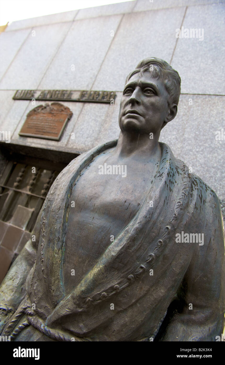 Statue von Boxer Luis Angel Firpo am Friedhof von Recoleta, Buenos Aires, Argentinien Stockfoto