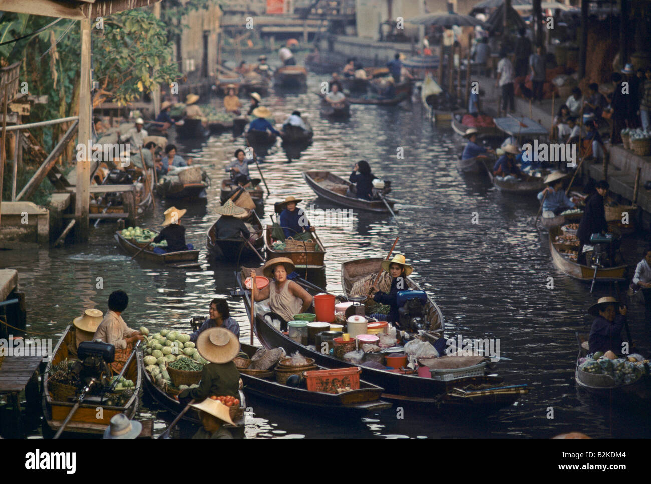 DAMNERN SADUAK FLOATING MARKET BANGKOK THAILAND 1991 Stockfoto