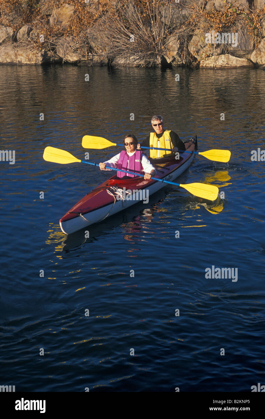 Menschen, Erwachsene, Mann und Frau, paar, Kajak, Napa River, Napa, Kalifornien, USA, Nordamerika Stockfoto