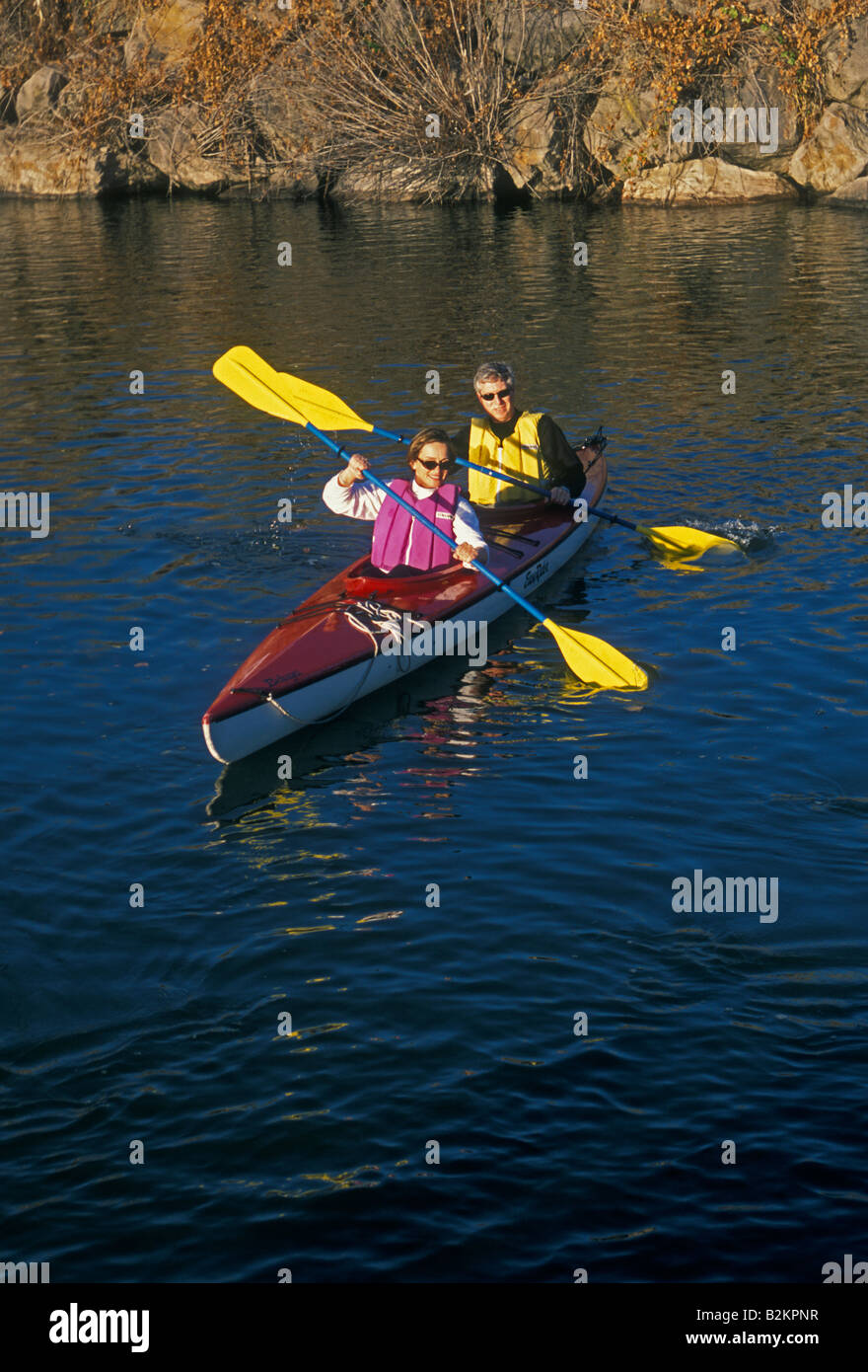 Menschen, Erwachsene, Mann und Frau, paar, Kajak, Napa River, Napa, Kalifornien, USA, Nordamerika Stockfoto