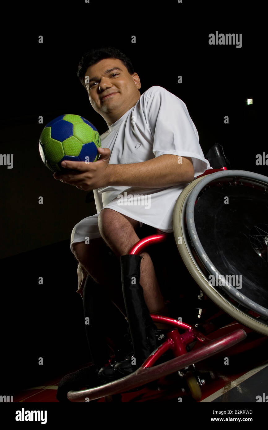 körperlich Behinderte im Rollstuhl Stockfoto