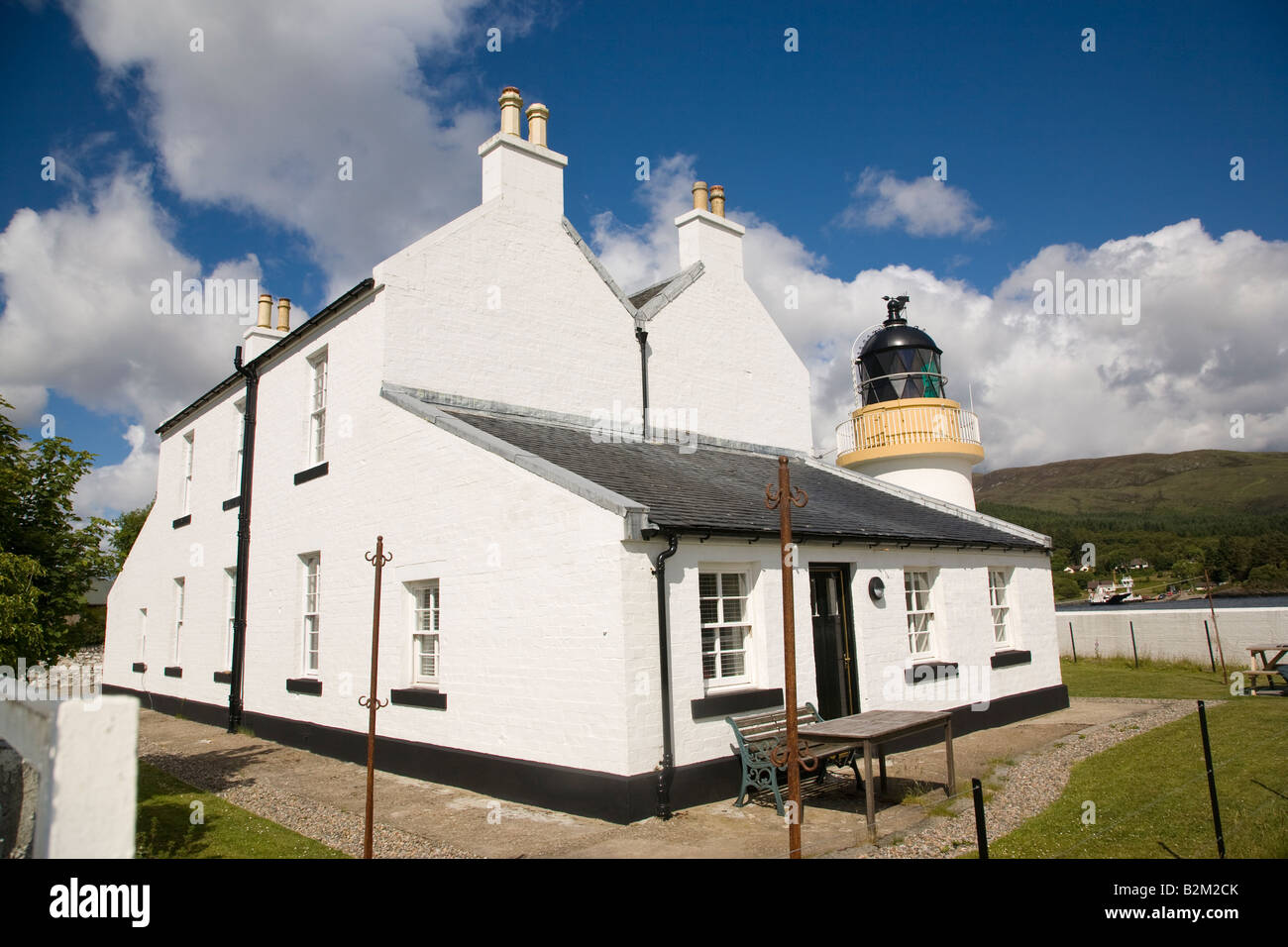 Corran Leuchtturm und Leuchtturmwärter Hütte, Schottland Stockfoto