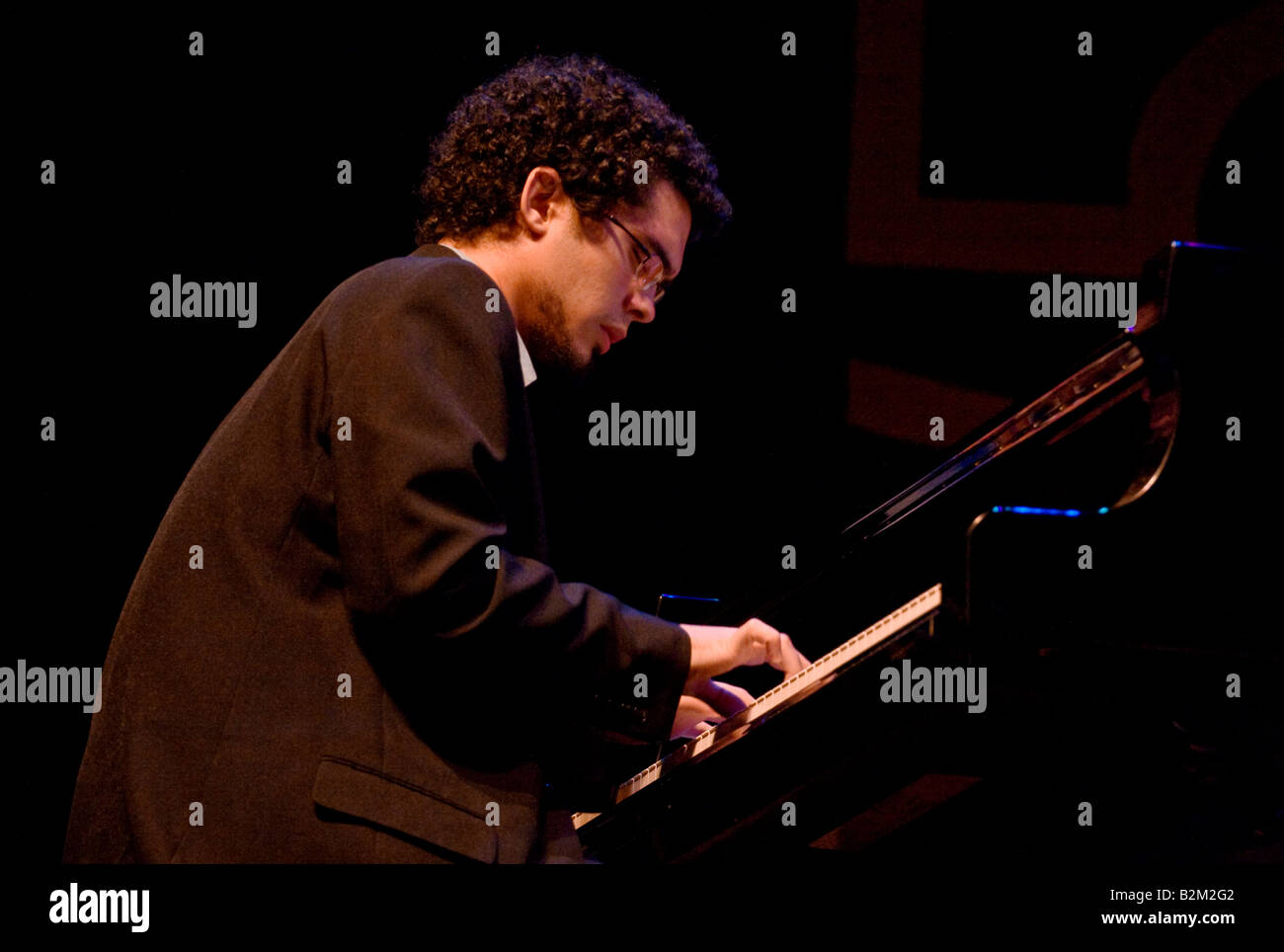 Pianist für 50. Jahrestag ALL STARS an den 50. Jahrestag MONTEREY JAZZ FESTIVAL MONTEREY in Kalifornien Stockfoto