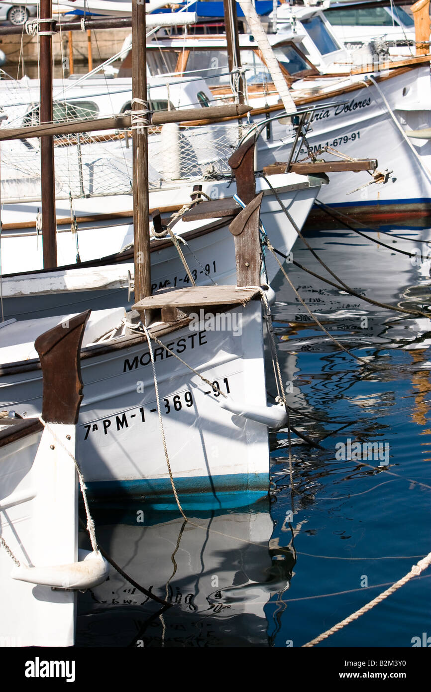 Yachten ankern am Pier in Cala Ratjada, Mallorca, Spanien Stockfoto