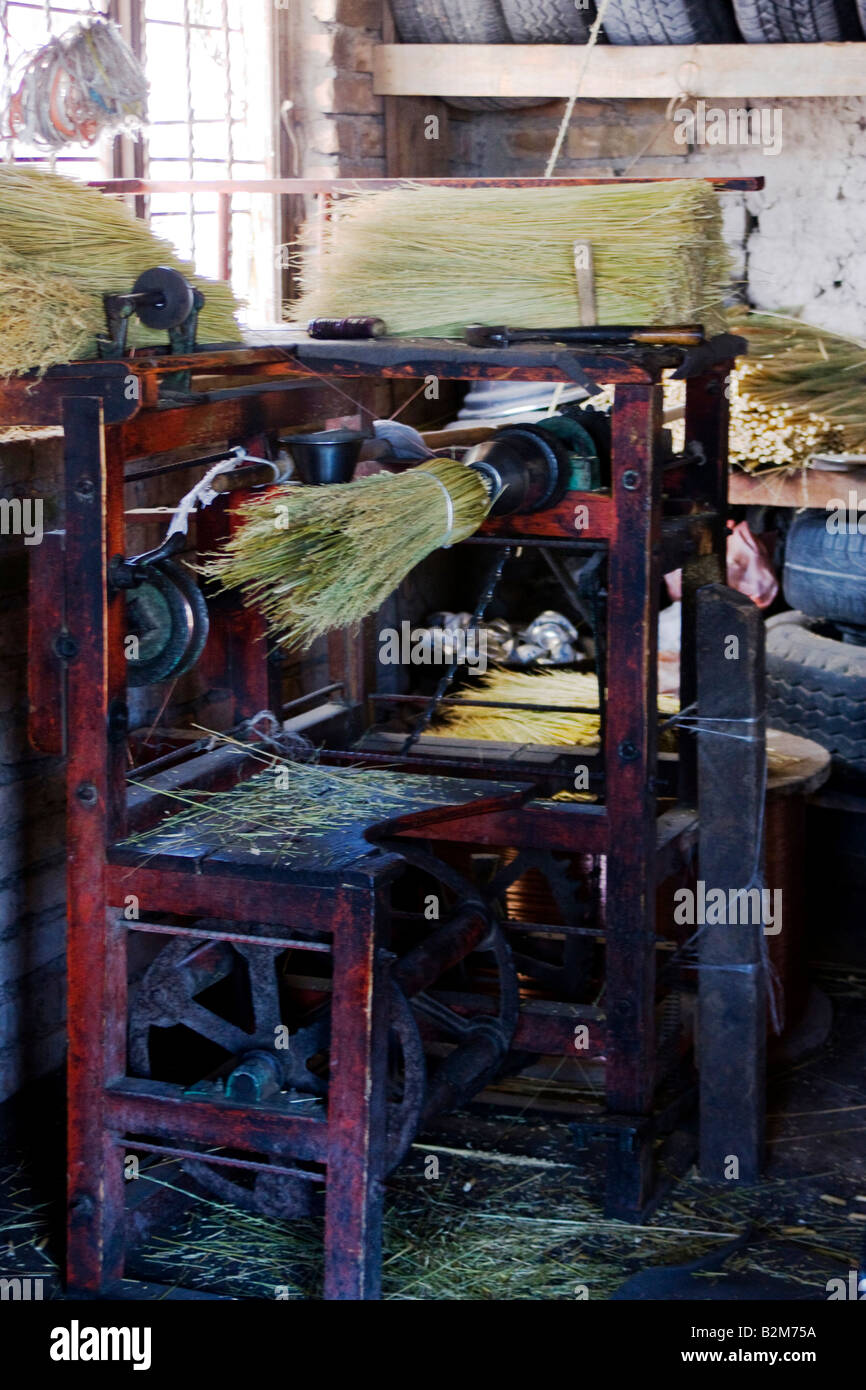 Mexiko, San Luis Potosi, Systeme für die Herstellung von Besen mit Pflanzenfasern rudimentäre Stockfoto