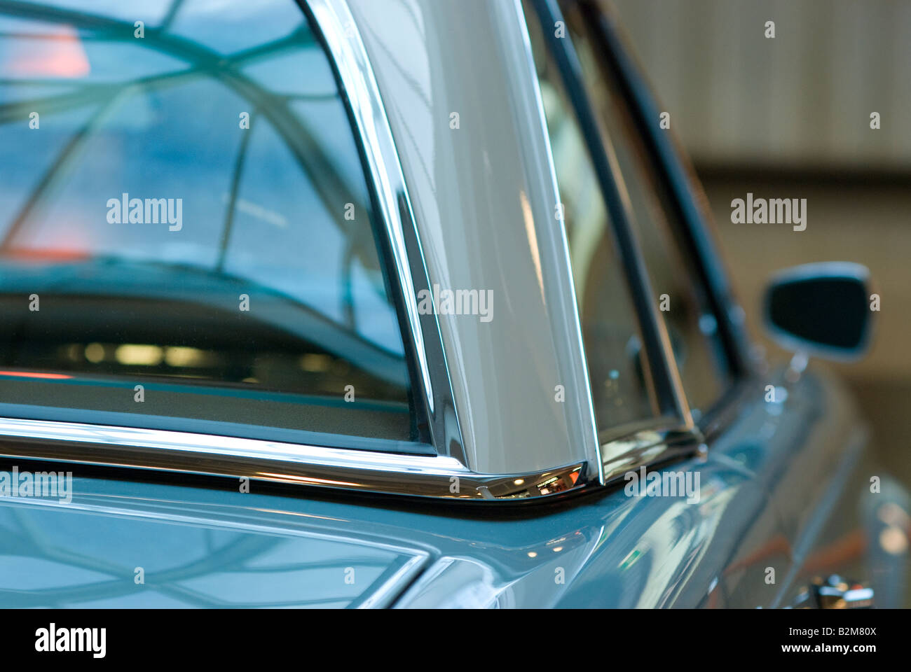 Hinteren Dach Detail von einem blauen Mercedes-Benz 230 SL Stockfoto