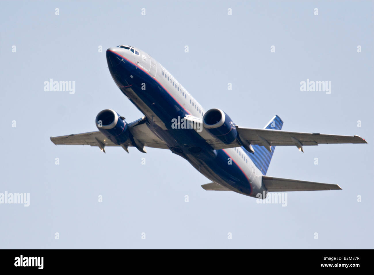 United Airlines Passagierflugzeug vor allem beim Start vom Flughafen Stockfoto