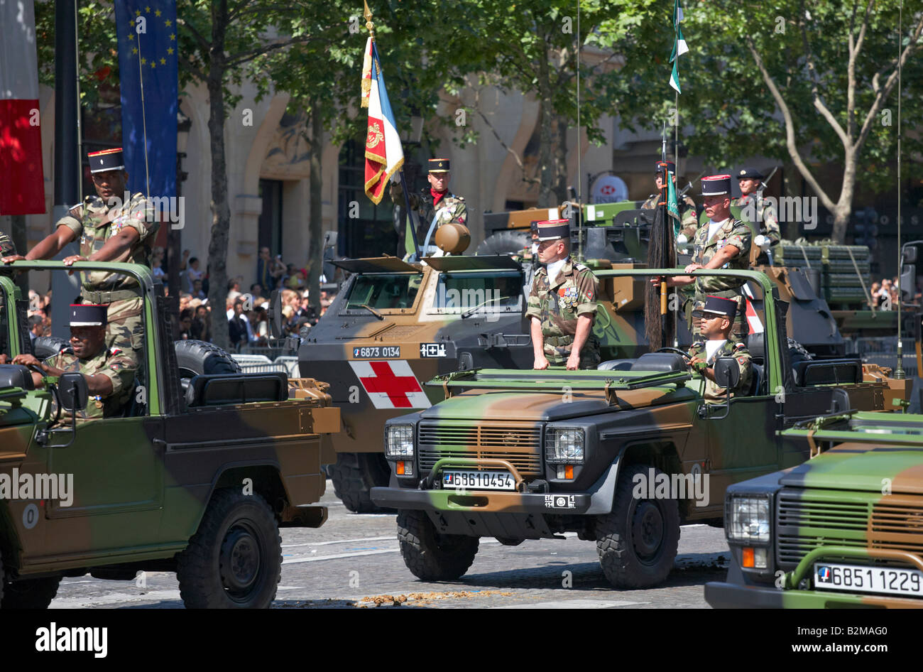 Militärparade auf den Champs-Elysées am Nationalfeiertag 14. Juli 2008 Paris Frankreich Stockfoto