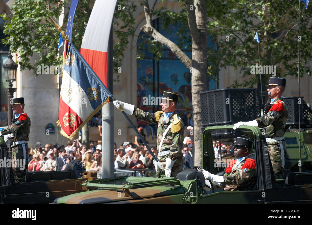 Militärparade auf den Champs-Elysées am Nationalfeiertag 14. Juli 2008 Paris Frankreich Stockfoto
