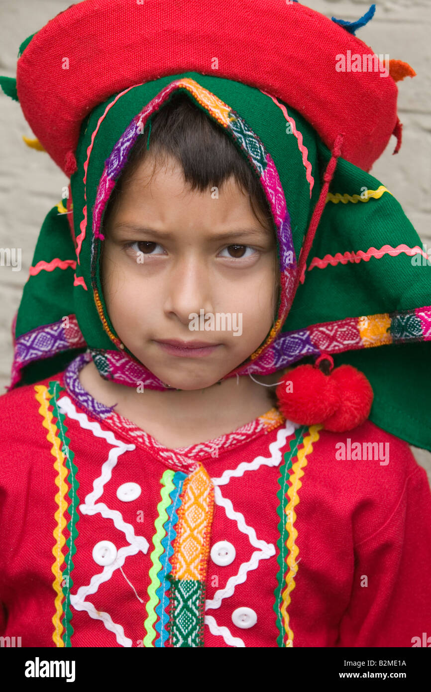 Carnaval del Pueblo, lateinamerikanische Karneval in London - peruanische Mädchen Stockfoto