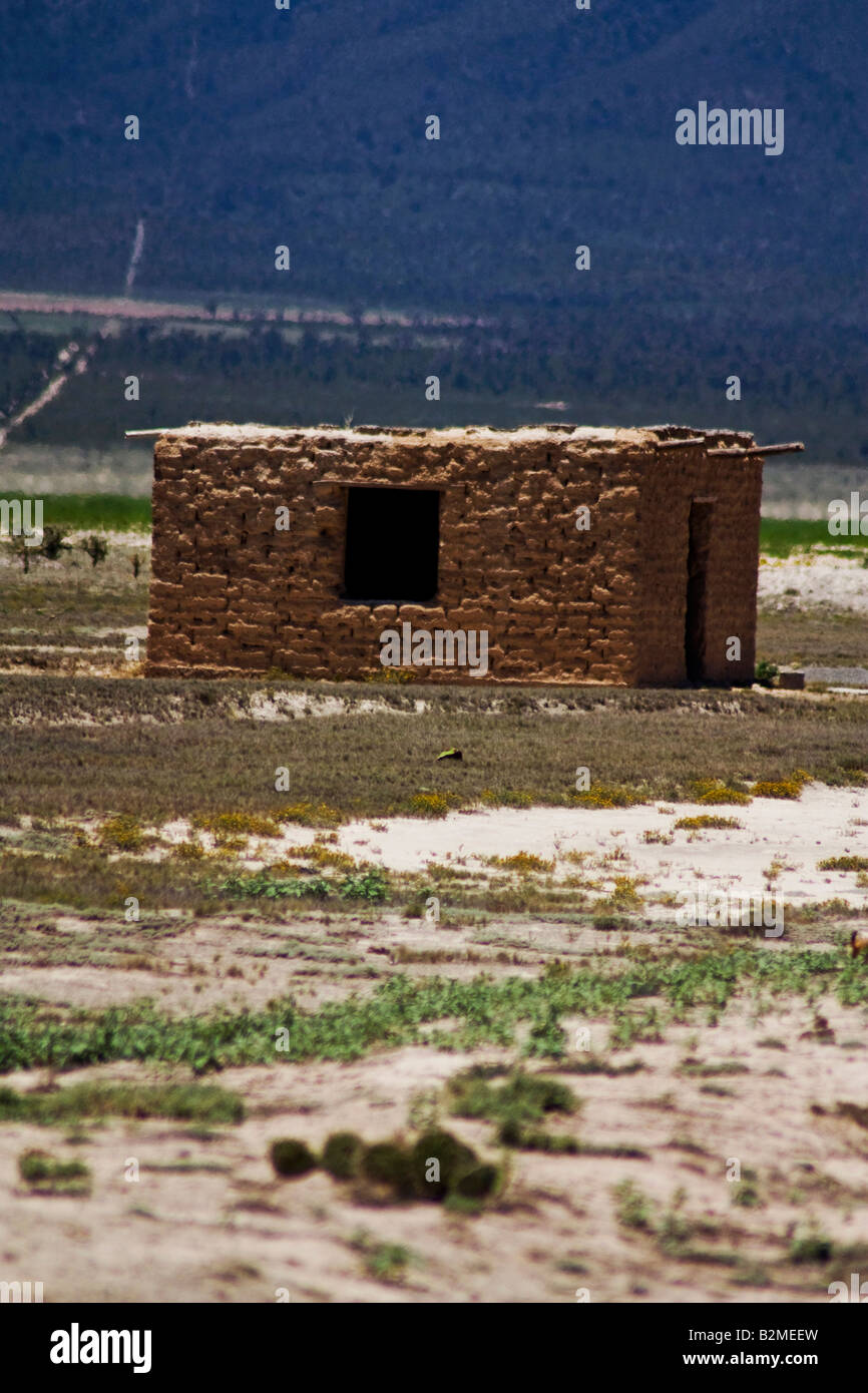 Mexiko, Matehuala, Haus gebauten Ton in dieser trockenen Gegend Stockfoto