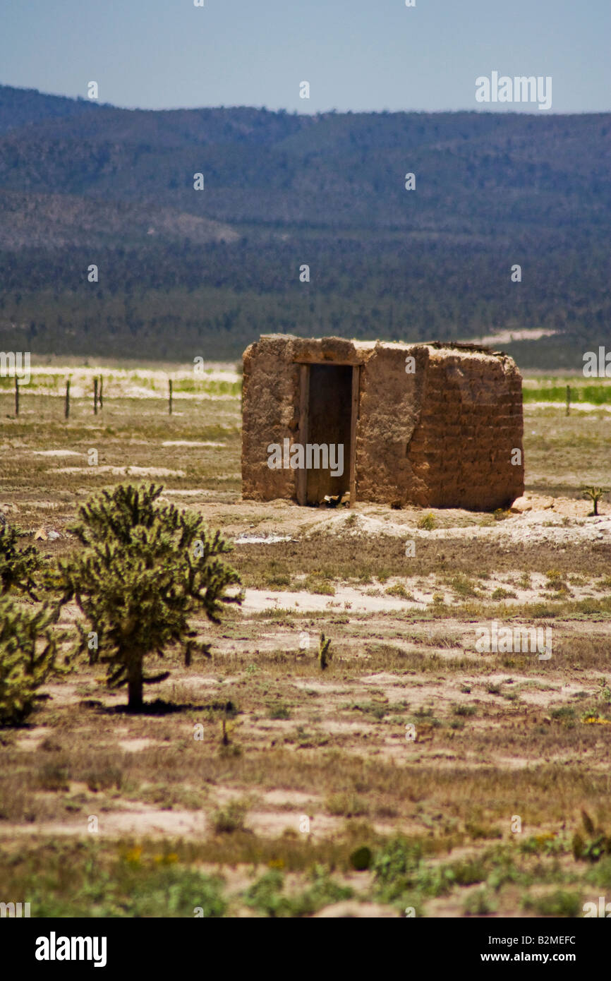 Mexiko, Matehuala, Haus gebauten Ton in dieser trockenen Gegend Stockfoto